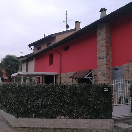 A Casa Di Luca Hotel Mediglia Exterior foto